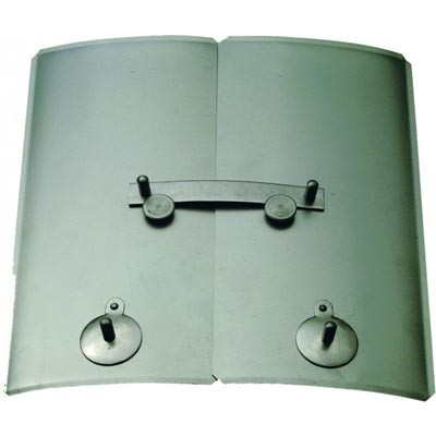 Blechtueren innen beim antiken Kachelofen